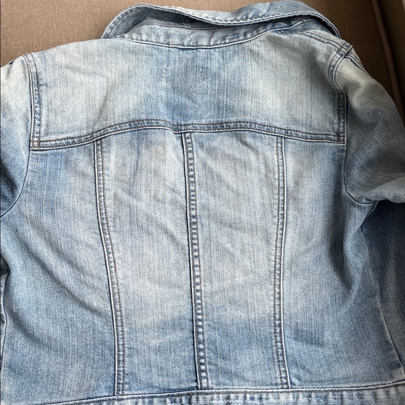 LOFT Women’s Cropped 3/4 Sleeve Light Blue Denim Jean Jacket Slightly Distressed - Picture 7 of 7